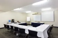 Rocklea International Motel - Motels