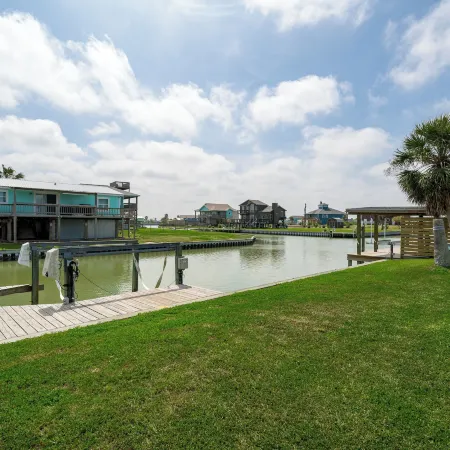 Hideaway at Redhead Road