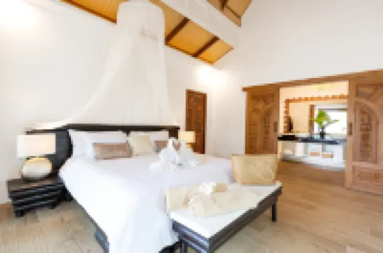 ลันตา พาเลซ บีช รีสอร์ท แอนด์ สปา