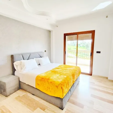 Les Belles Residences ''E''