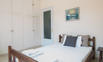 Spacious New Apt w View in Agia Varvara - Housity