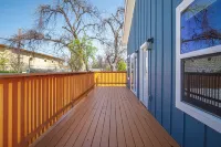 Sleek 4br/3ba Urban Living w/ Downtown Views!