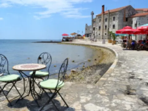 Comfortable Apartment in Umag With Parking Space Hotels in Murine