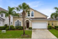 Tropical and Peaceful This 5 bed With Pool Spa