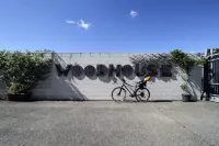La Cordata Accommodation - Woodhouse Bike Hotel فنادق في Paderno Dugnano