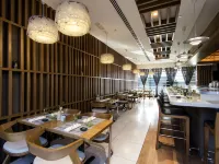 Fairmont Bab Al Bahr Hotels near Al Maqtaa Fort