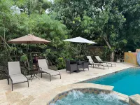 Caribbean Shores Bed & Breakfast Hotels in Quarry Hill