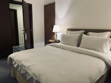 Hotel Napoleon Beirut Отели рядом с достопримечательностью «Pigeon Rocks»