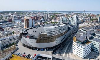 Fabulous 1BR Apt with Sauna & Views