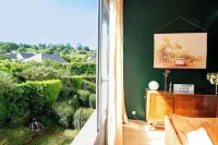 Elegant 2 Bedroom Triplex with Parking Honfleur