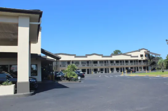 Riverfront Inn Conway Hoteles en 