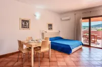 Residence Con Piscina a 300 mt Dal Mare