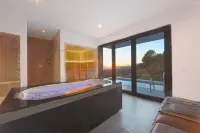 Villa in Marbella with Private Heated Pool - Villas