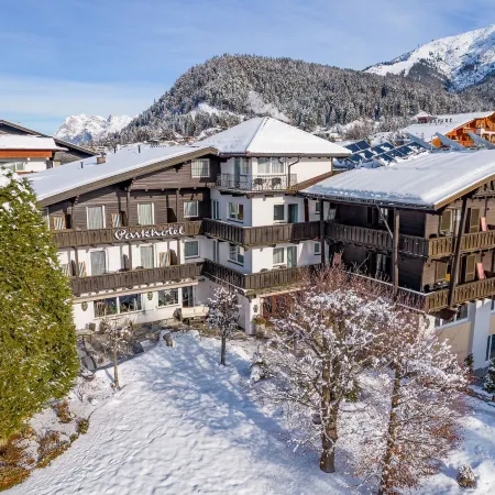 Parkhotel Seefeld Отели в г. Зеефельд