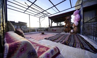 Glory Art Stone House