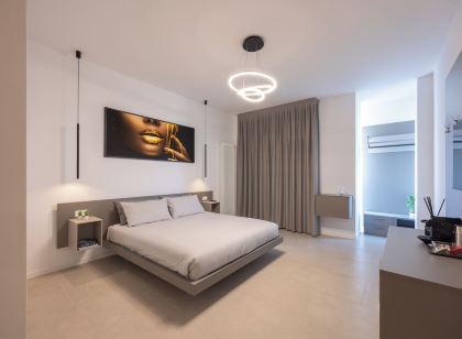 Luxury Station Suite