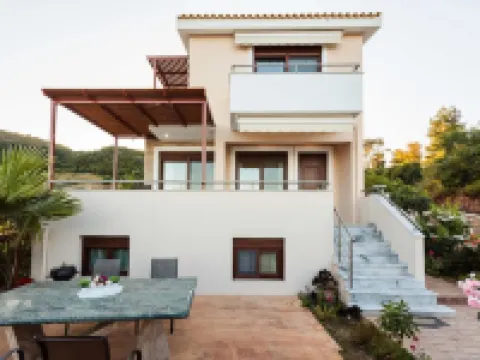 Villa Armonia - Beachfront Majestic Retreat Hotels in Petalidi