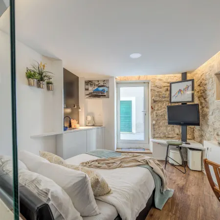 Versi & Note Luxury Rooms Отели рядом с достопримечательностью «Пляж Кастелет»