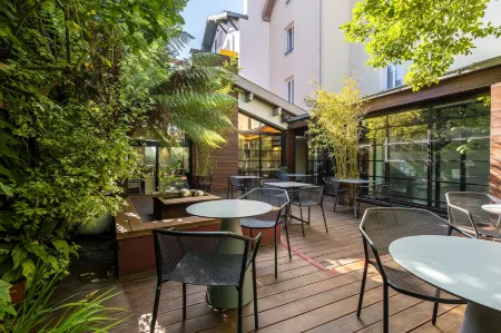 Hotel Villa Koegui Biarritz Отели рядом с достопримечательностью «Port des pêcheurs à Biarritz»