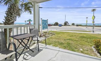 Emerald Shores #1001 - 1 Br Condo by RedAwning