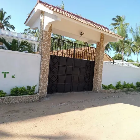 Kings Holiday resort watamu