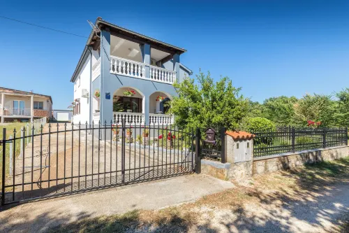 Villa Viktorija - Homestays