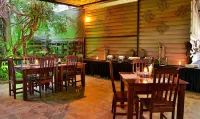 Thebe River Safaris - breakfast