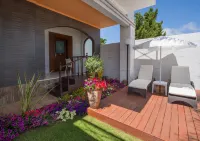 Paradice Hotel Luxury Suites-Near Zorbas Beach-Free Breakfast Hotels in Akrotiri