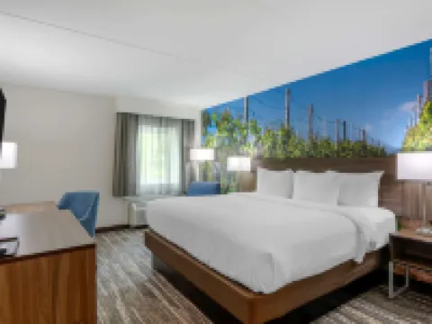 クラリオン ポイント シャーロッツビル シャーロッツヴィルのホテル