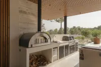 CL M Villa Retreat by Cadenzalux