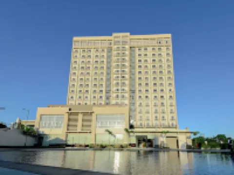 ソトグランデ ホテル アンド コンベンションセンター バタンガス バタンガスのホテル