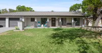 Luxurious Retreat with Pool & Hot Tub - Hill Country Gem