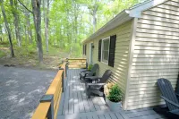 A Humble Abode - - Pet Friendly, Fire Pit, Deck, Grill, Wood Stove, Games, Wifi, 6 Acres
