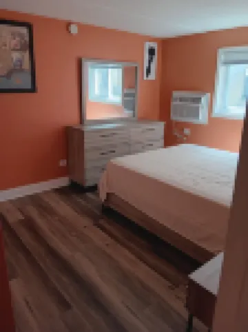 1-bedroom condo next to Chicago Midway International Airport โรงแรมใกล้สนามบินมิดเวย์