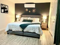 Romantic & Comfy Oasis: King Bed ~ Patio ~ Guesthouse Hotel in zona Castles N' Coasters