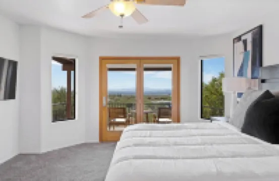 Catalina Foothills, 5 bedroom, Heated Pool and Spa, Views, Sleeps 16+