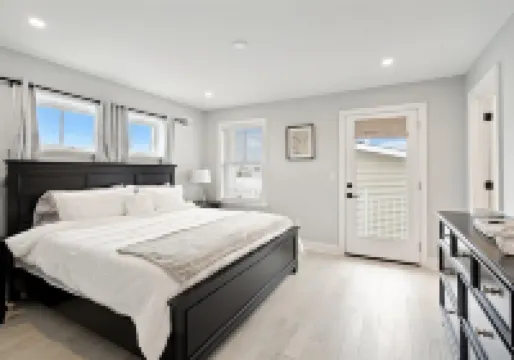 Family-Friendly Beach House – Sleeps 8, Right Next to Seaside Park View of Bay