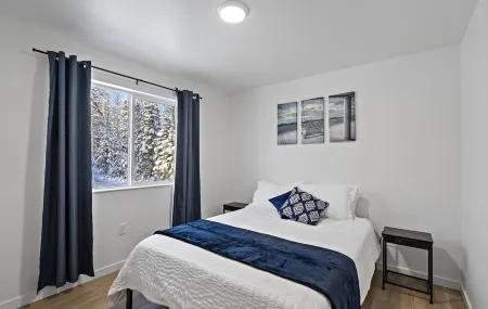 Cozy Retreat in Eagle River, Ak Отели в г. Eagle River