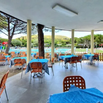 Camping Lacona Pineta