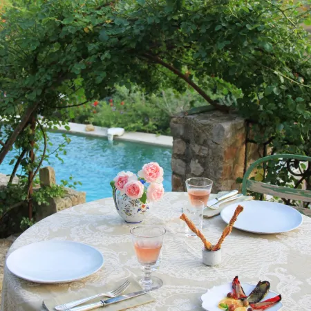 Les Rosées