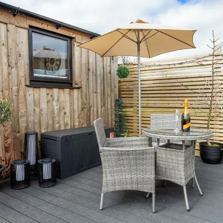 Willows Rest - 1 Bed Shepherds Hut - Pentlepoir