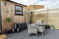 Willows Rest - 1 Bed Shepherds Hut - Pentlepoir - 4-Star
