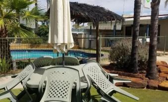 Glossop Motel