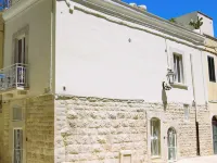 VOLPE E UVA Winesuites & Spa Hotels in Trani