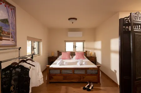 Posto Serene with Jacuzzi