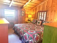 Buck Creek Cabin -  Between Highlands and Franklin NC