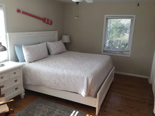 Charming 3-bedroom house in delightful Fort Myers Beach with WiFi, AC