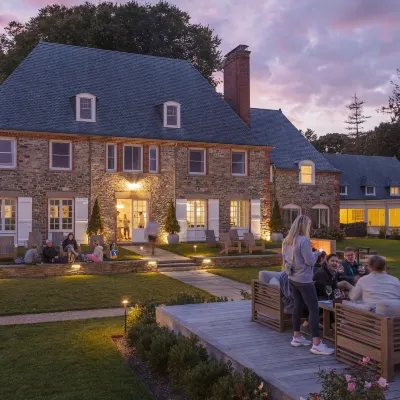 Shepherd’s Run Hotels near South County Museum