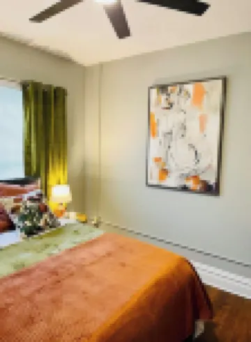 Espresso Maker & Modern Decor by Arena, University, Hospitals ハンティントンのホテル