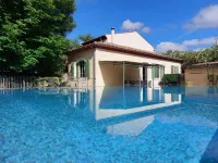 X1f33f;Superb Maison de Maître in Provence with XXL Infinity Pool and BicyclesX1f33f; - Swimmingpools